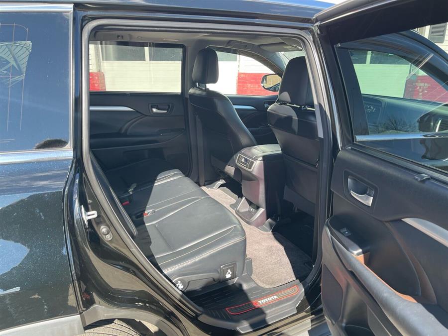 2014 Toyota Highlander XLE photo