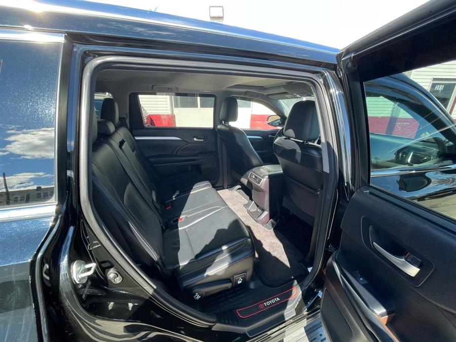 2014 Toyota Highlander XLE photo