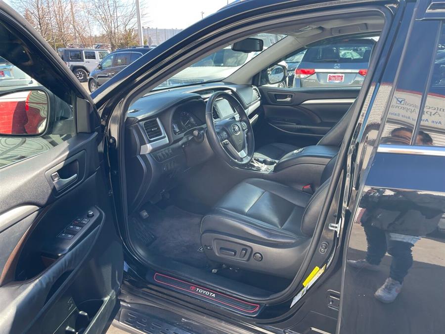 2014 Toyota Highlander XLE photo