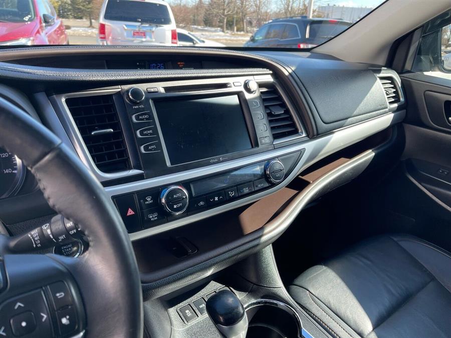 2014 Toyota Highlander XLE photo