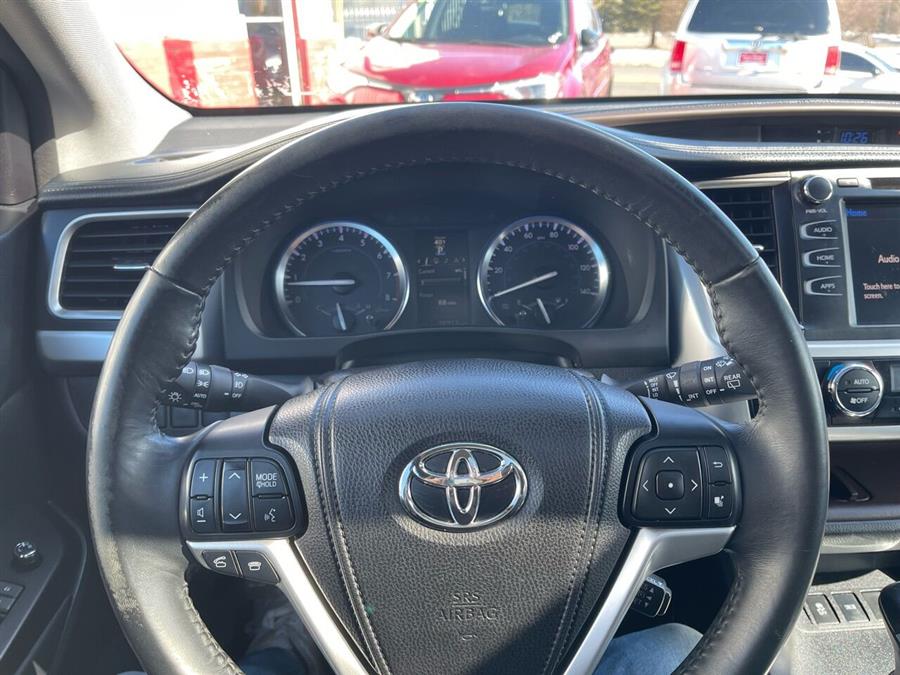 2014 Toyota Highlander XLE photo