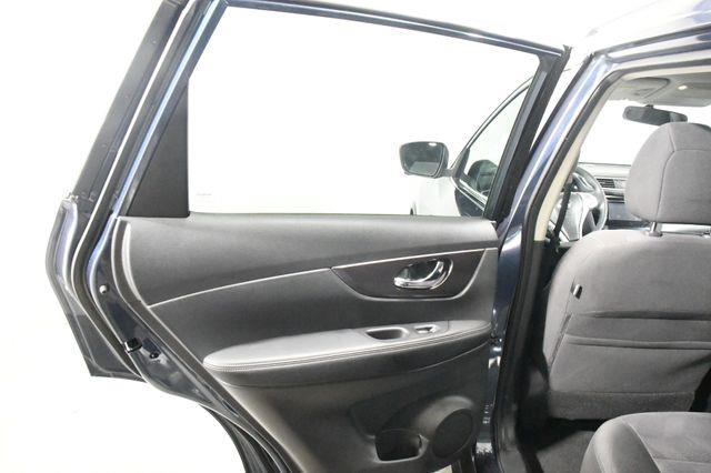 2015 Nissan Rogue SV photo