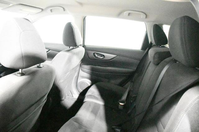 2015 Nissan Rogue SV photo