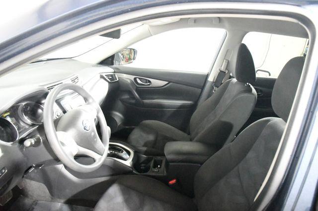 2015 Nissan Rogue SV photo