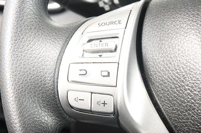 2015 Nissan Rogue SV photo