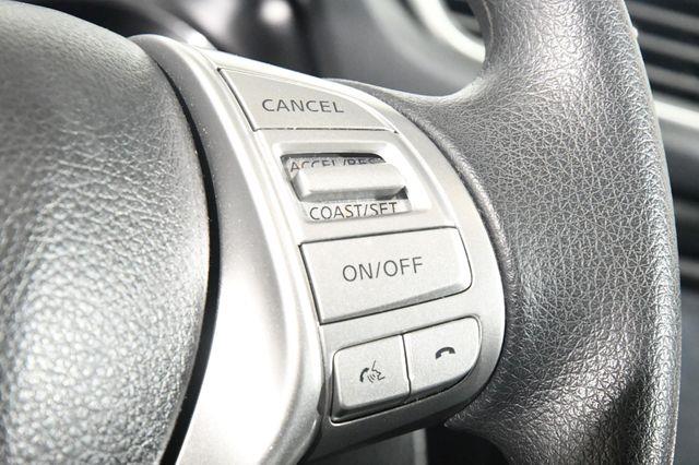 2015 Nissan Rogue SV photo