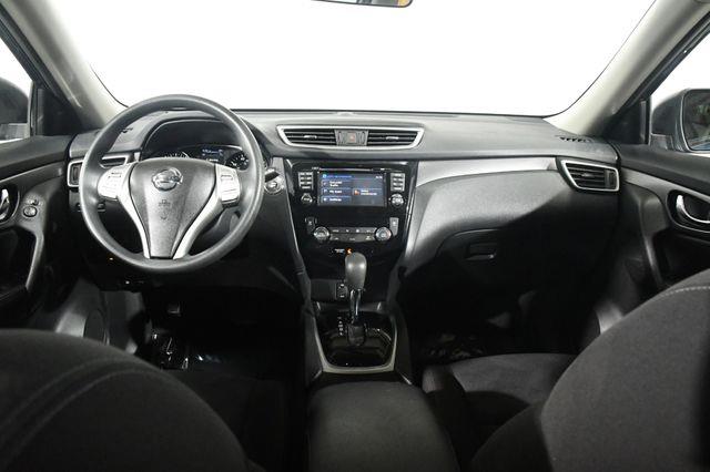 2015 Nissan Rogue SV photo