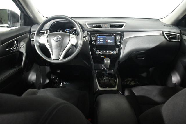 2015 Nissan Rogue SV photo
