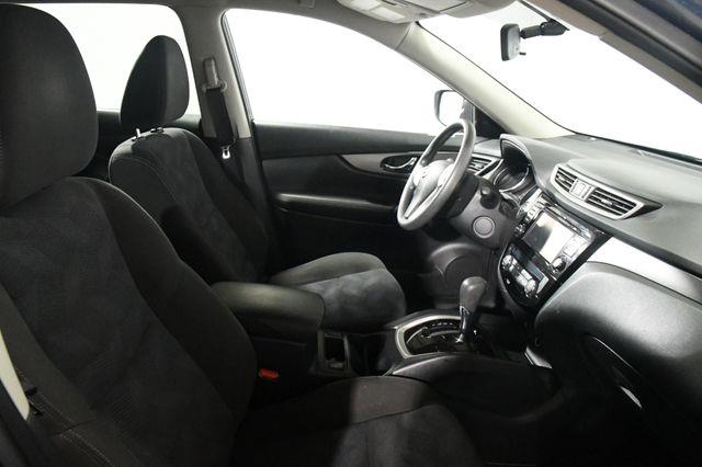 2015 Nissan Rogue SV photo