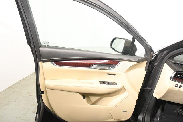 2018 Cadillac XT5 Luxury AWD photo