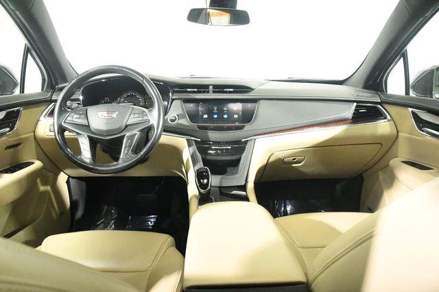 2018 Cadillac XT5 Luxury AWD photo