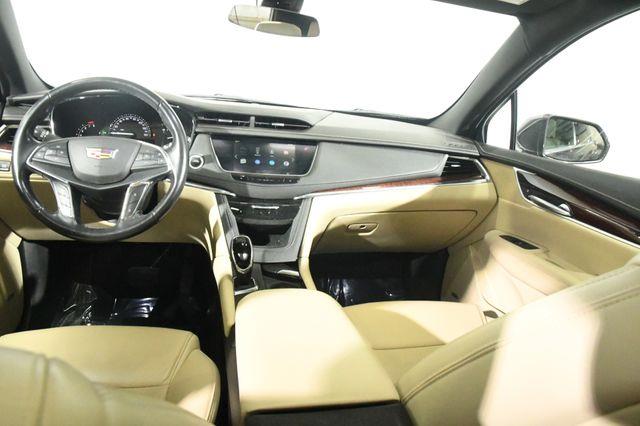 2018 Cadillac XT5 Luxury AWD photo