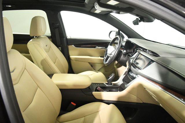 2018 Cadillac XT5 Luxury AWD photo