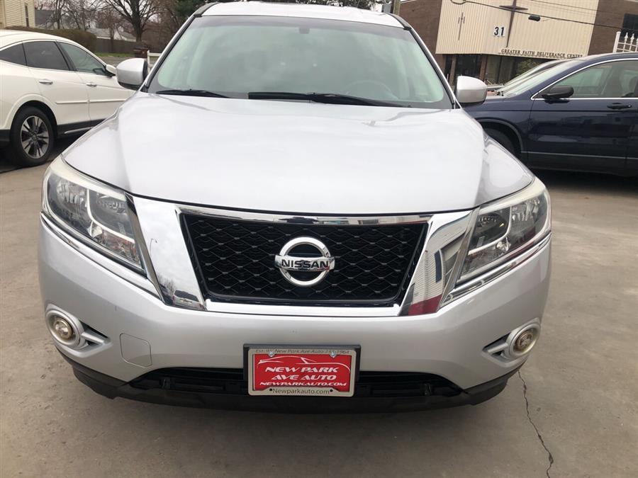 2014 Nissan Pathfinder S photo