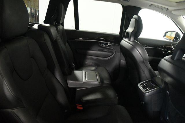 2017 Volvo XC90 Momentum photo