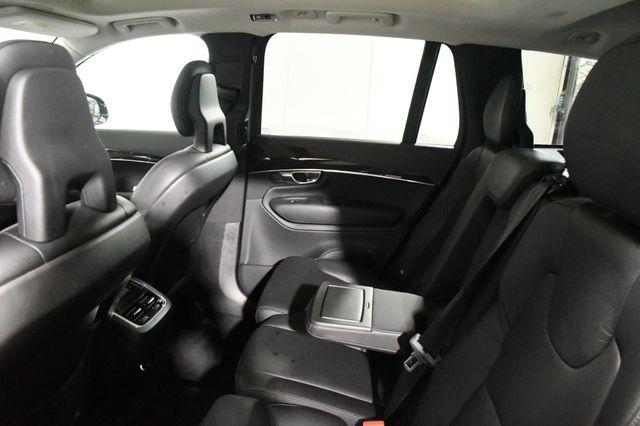 2017 Volvo XC90 Momentum photo