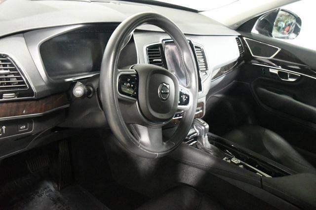 2017 Volvo XC90 Momentum photo