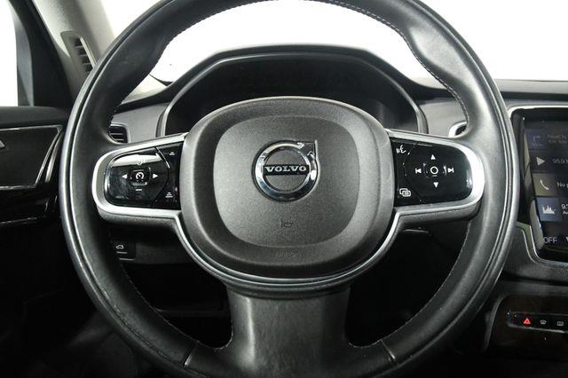 2017 Volvo XC90 Momentum photo