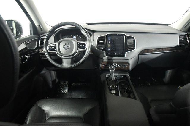 2017 Volvo XC90 Momentum photo