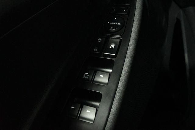 2018 Hyundai Tucson SE Blind Spot photo