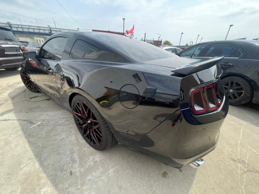 2013 Ford Mustang V6 photo