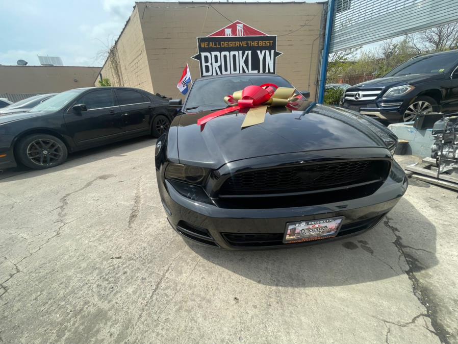 2013 Ford Mustang V6 photo