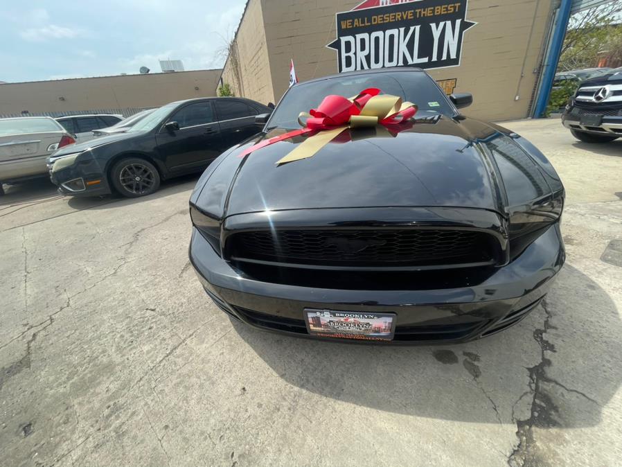 2013 Ford Mustang V6 photo
