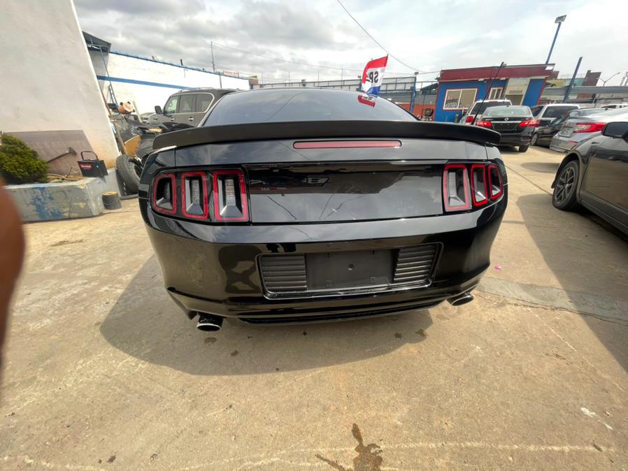 2013 Ford Mustang V6 photo