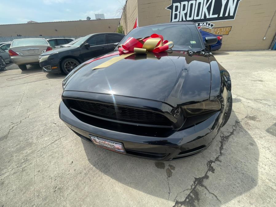 2013 Ford Mustang V6 photo