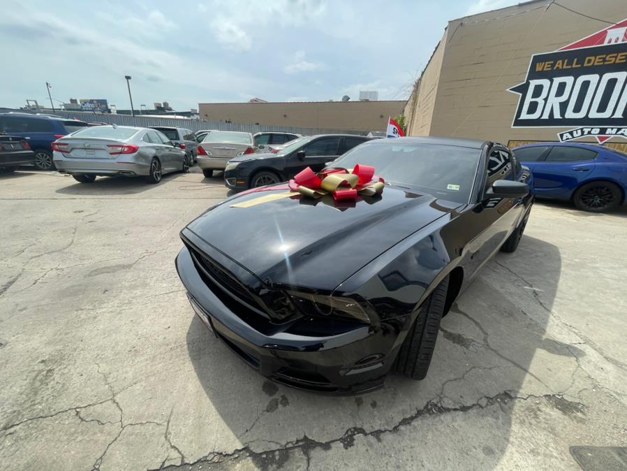 2013 Ford Mustang V6 photo