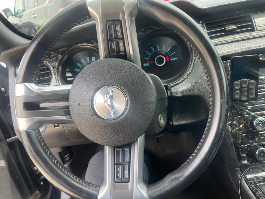 2013 Ford Mustang V6 photo