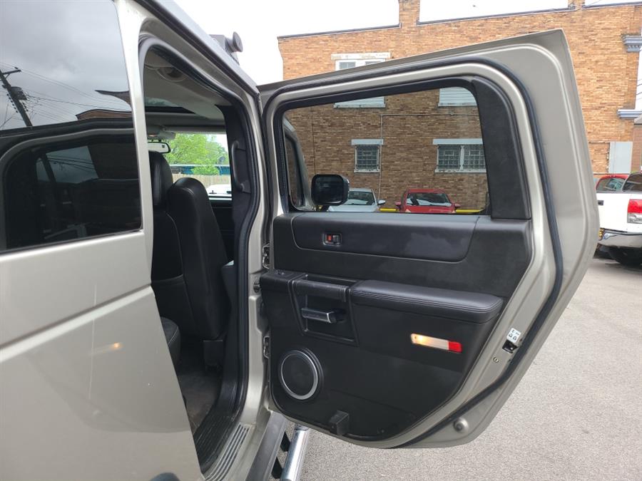 2005 HUMMER H2 photo