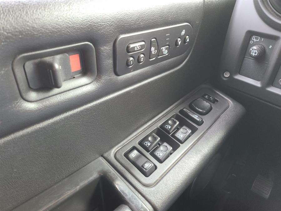 2005 HUMMER H2 photo