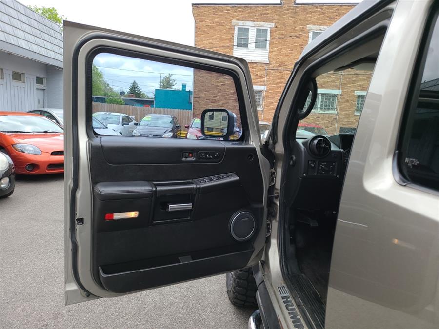 2005 HUMMER H2 photo