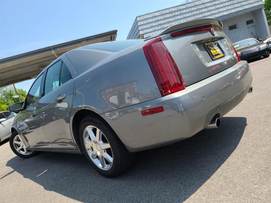 2005 Cadillac STS photo