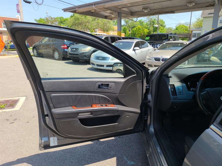 2005 Cadillac STS photo