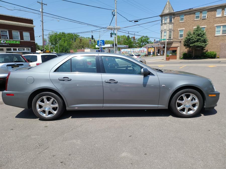 2005 Cadillac STS photo