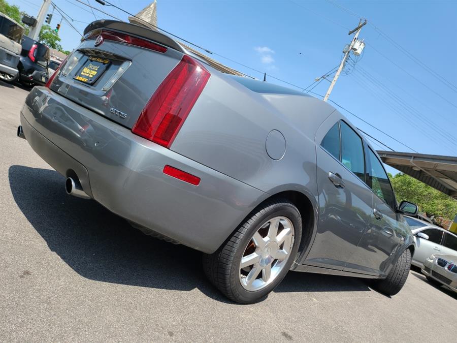 2005 Cadillac STS photo
