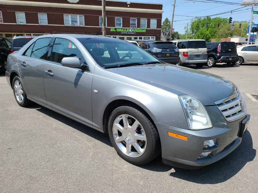 The 2005 Cadillac STS photos