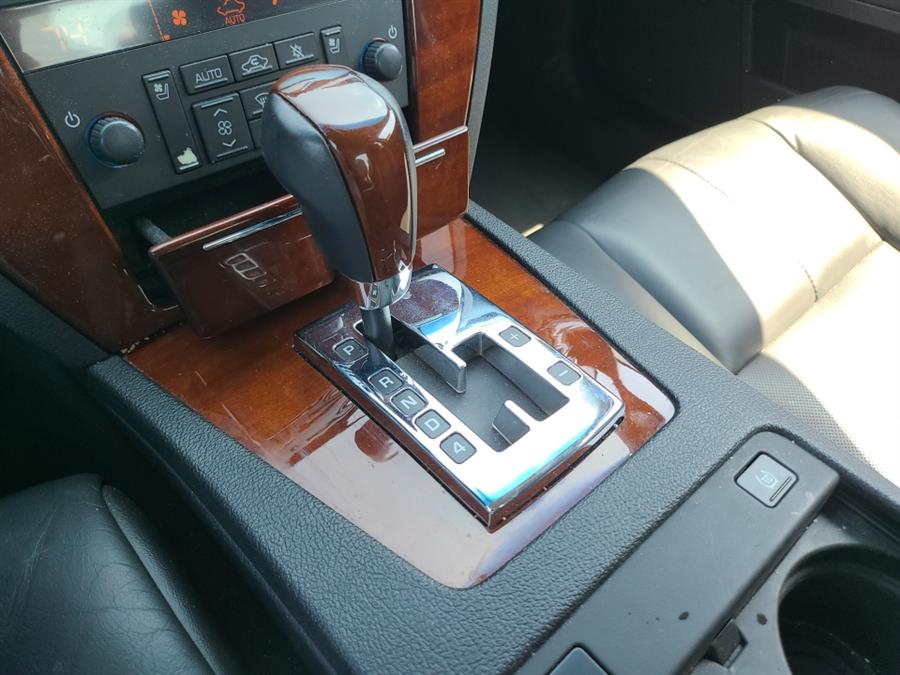 2005 Cadillac STS photo