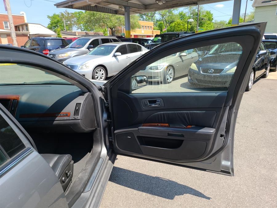 2005 Cadillac STS photo