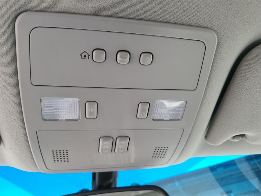 2005 Cadillac STS photo