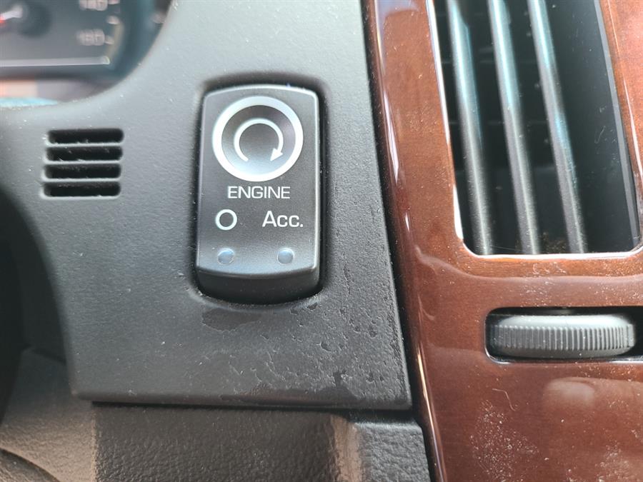 2005 Cadillac STS photo