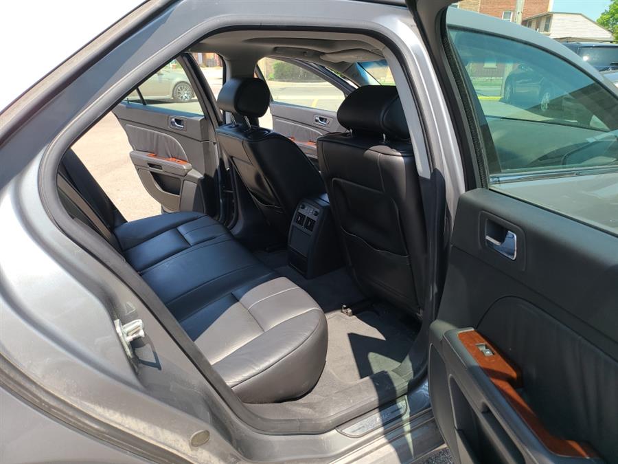 2005 Cadillac STS photo