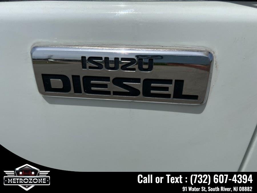 2015 Isuzu NPR HD 16 Feet Box photo