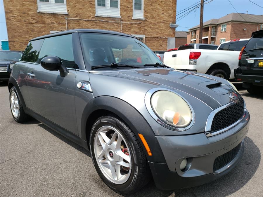 The 2009 MINI Cooper S photos