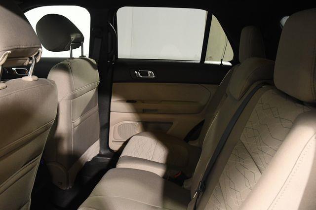 2015 Ford Explorer 3rd Row photo