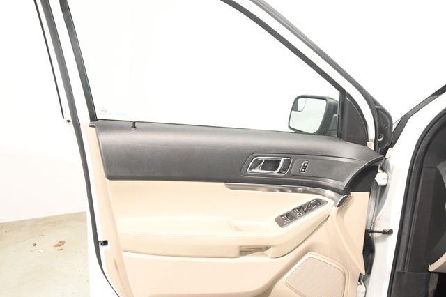 2015 Ford Explorer 3rd Row photo