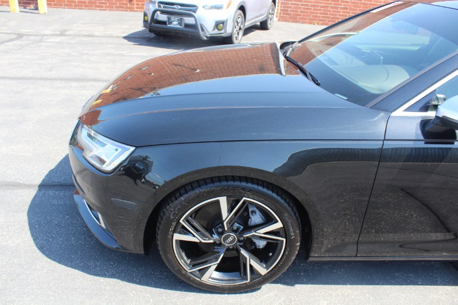 2017 Audi A4 2.0T Prestige photo