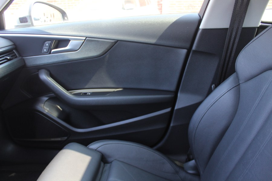 2017 Audi A4 2.0T Prestige photo